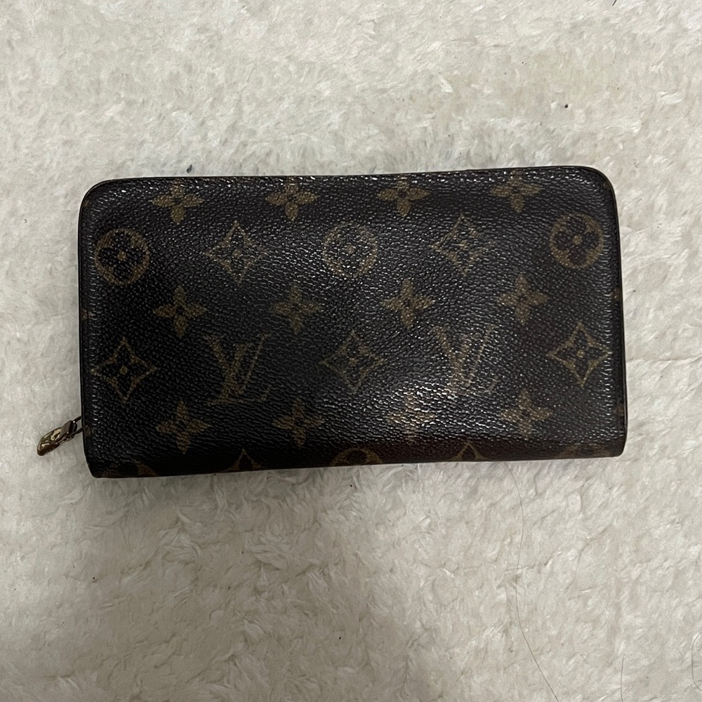 Authentic Louis Vuitton Monogram Wallet